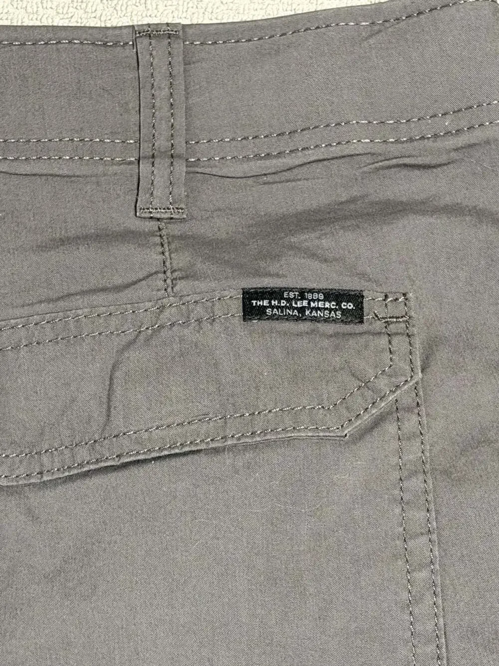 Lee Men's Extreme Motion Cargo Shorts in Anthracite, Size 42